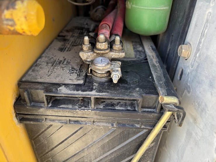 2019-gehl-r190-image-39