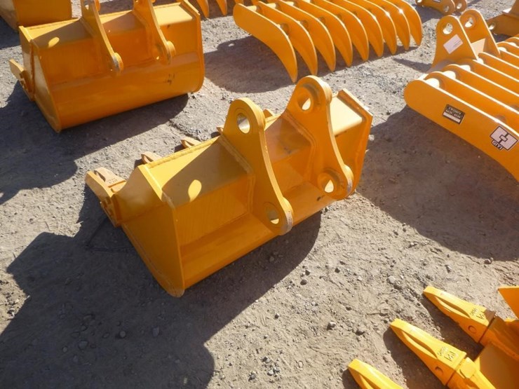 caterpillar-303-image-4