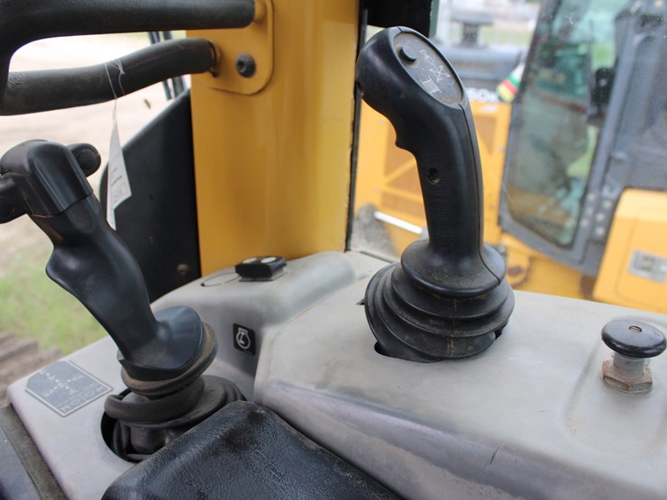 caterpillar-d6n-image-16