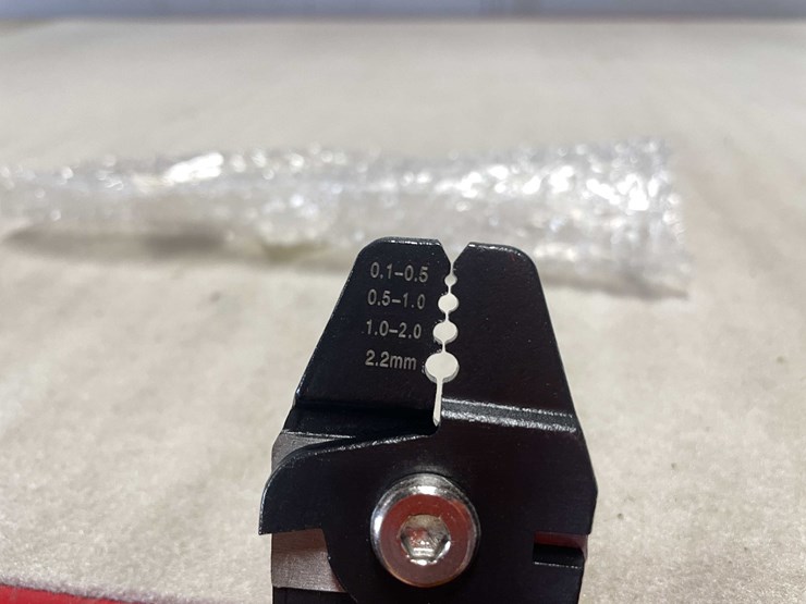 #2747-•-large-crimping-pilers-(cw)-image-3