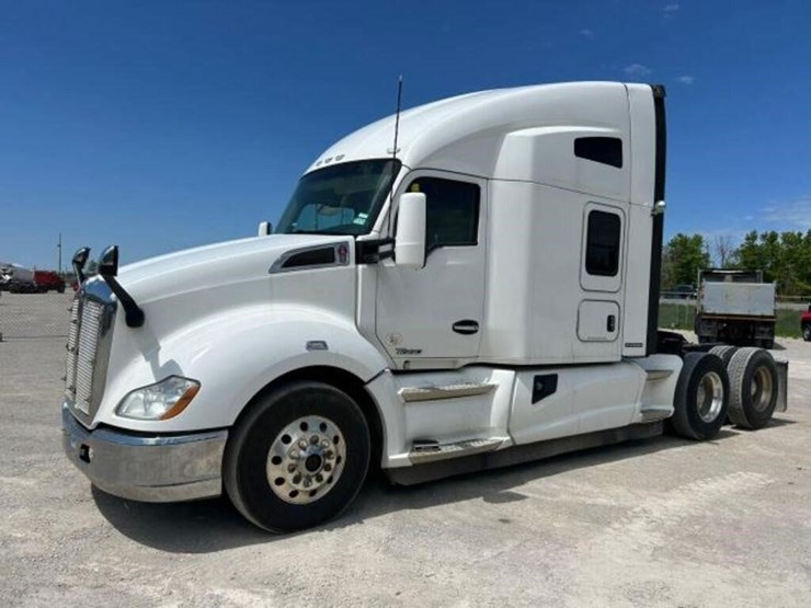 2020-kenworth-t680-image-1