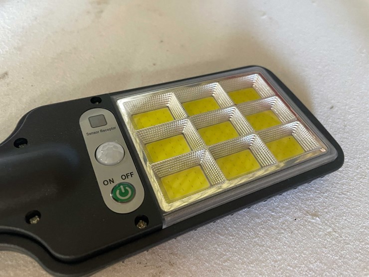 #2725-•-sensor-street-style-lamp-(cw)-image-2