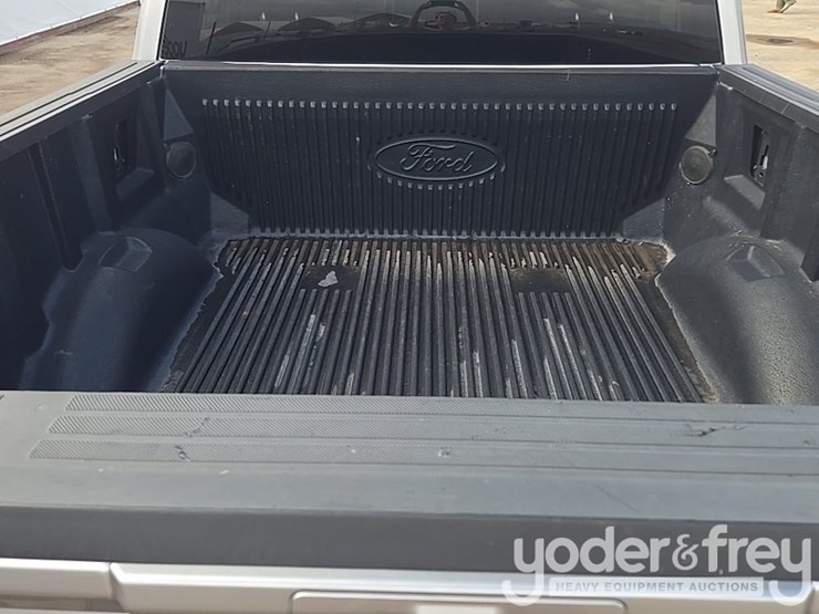2021-ford-f150-xlt-image-18
