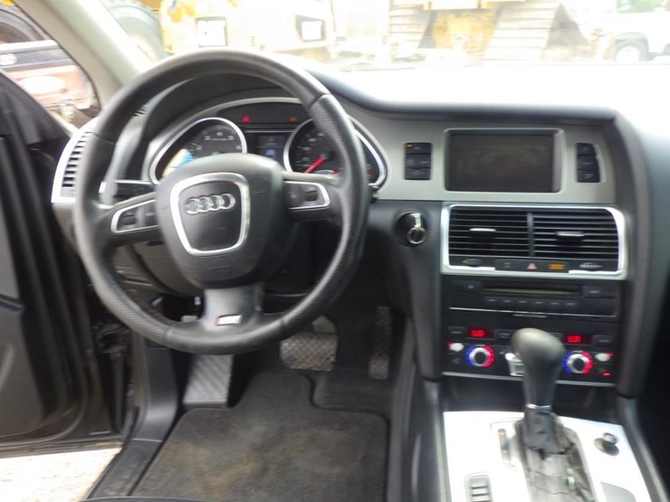 2009-audi-q7-image-9