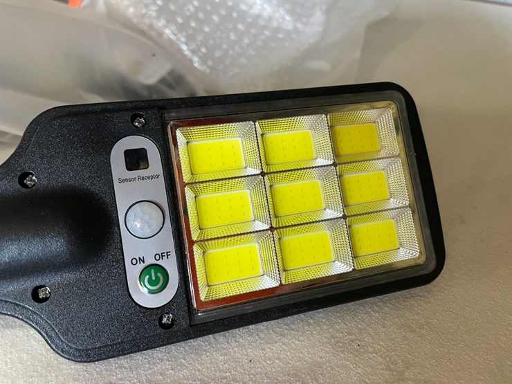 #2726-•-sensor-street-style-lamp-(cw)-image-3