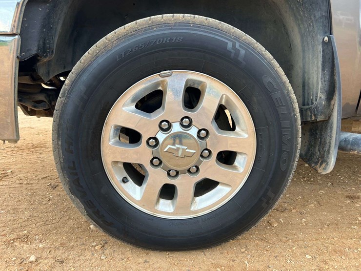 2012-chevrolet-silverado-2500hd-lt-image-11