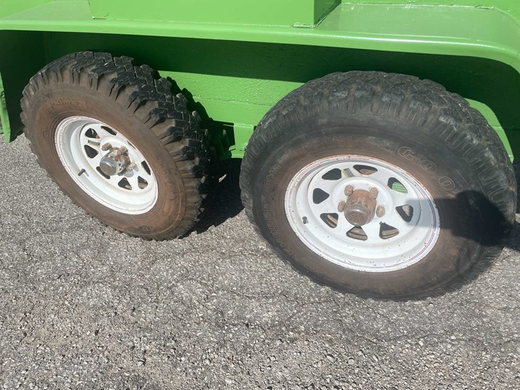 #1504-•-475-gallon-tanker-utility-trailer-(of)-image-10