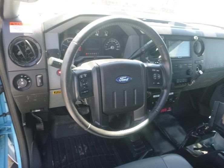 2013-ford-f550-image-23