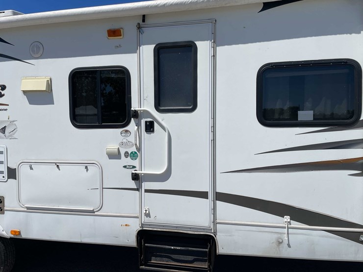#1515-•-2008-keystone-travel-trailer-(wi-title)-(of)-image-29