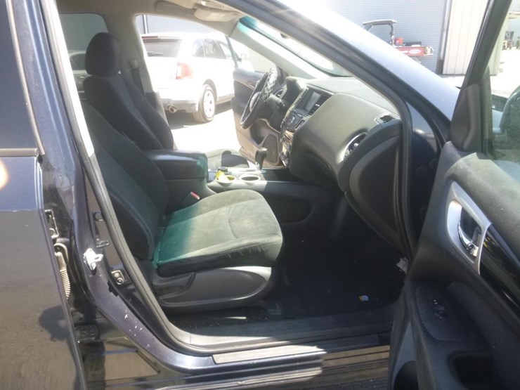 2015-nissan-pathfinder-image-9