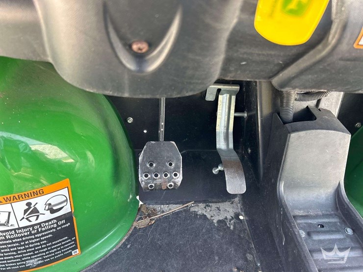 john-deere-gator-image-15