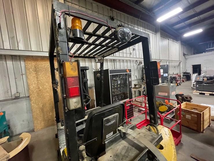#1501-•-yale-3000lb-capacity-forklift-(wall-e)-image-20