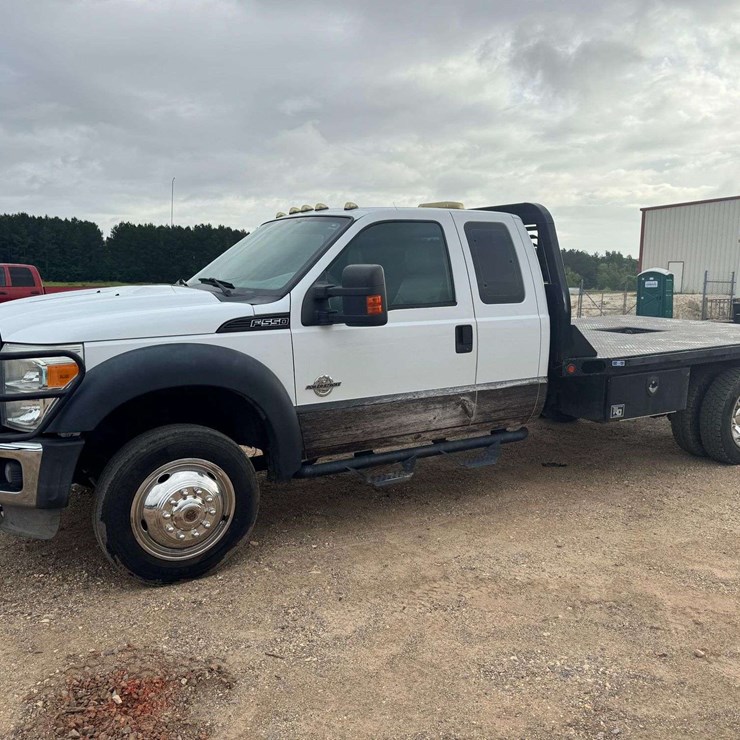 2012 FORD F550 XL