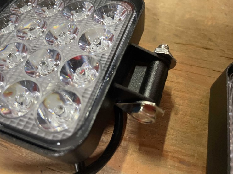 #2687-•-(2)-led-worklights,-3.5"-square,-12vdc-(pr12)-image-3