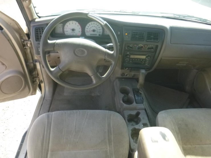 2003-toyota-tacoma-image-7