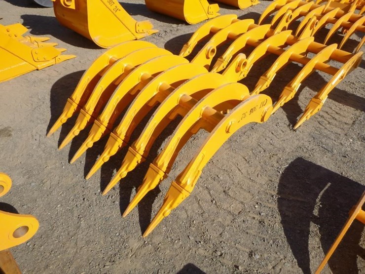 caterpillar-305-image-1