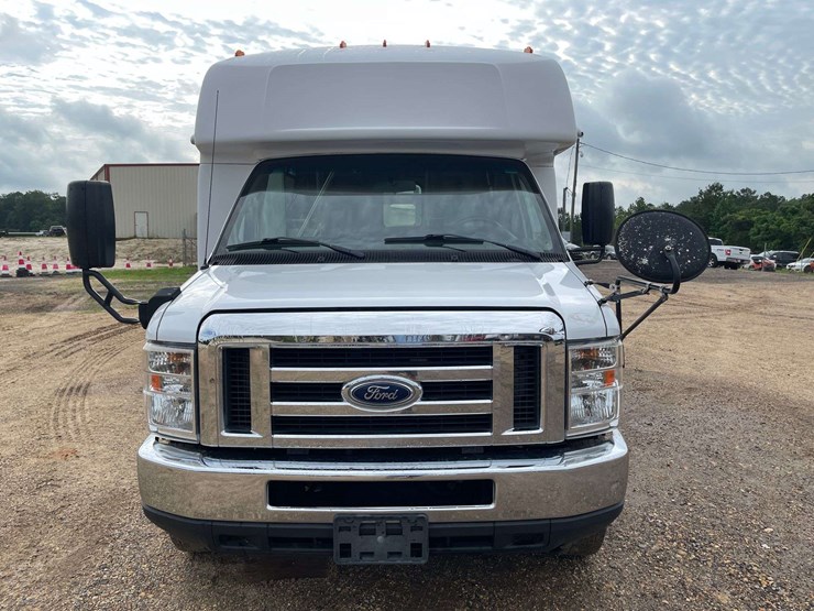 2020-ford-e350-image-5