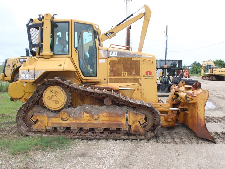 caterpillar-d6n-image-2