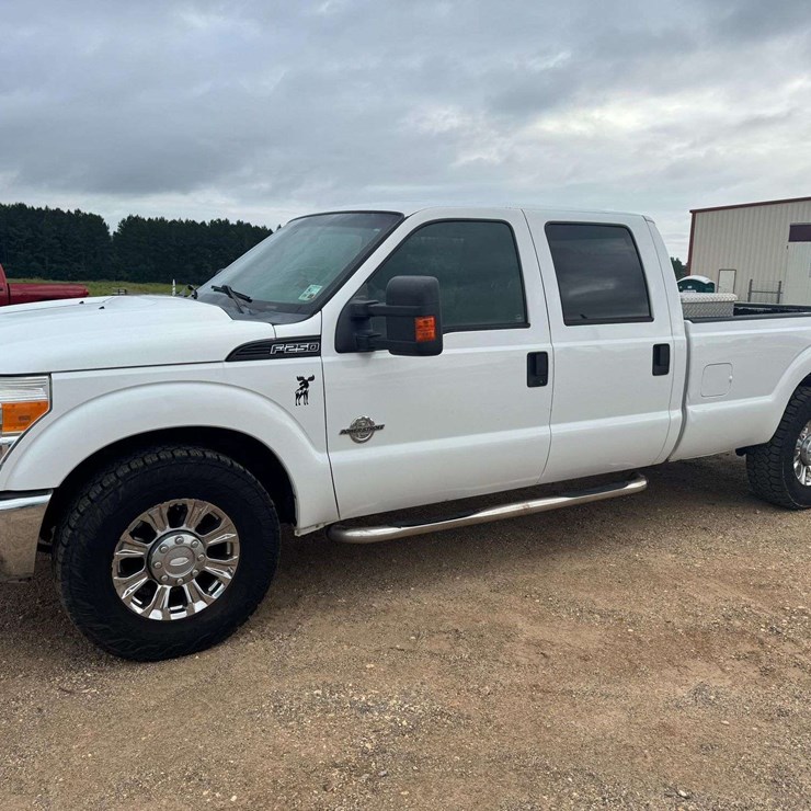 2011 FORD L