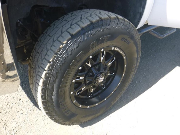 2009-chevrolet-2500-image-13