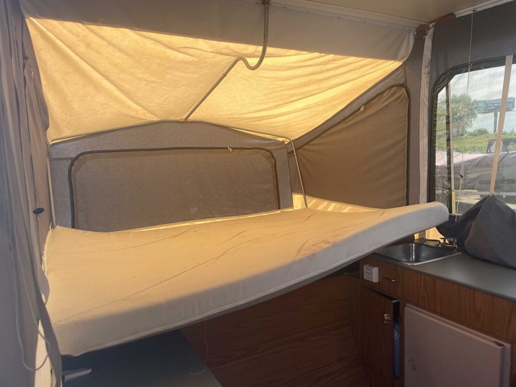 #1514-•-jayco-qwest-pop-up-camper(of)-image-32