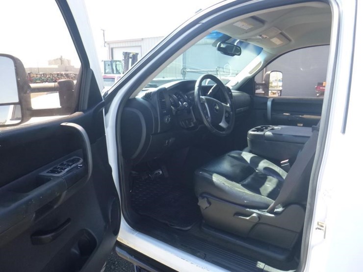 2009-chevrolet-2500-image-5