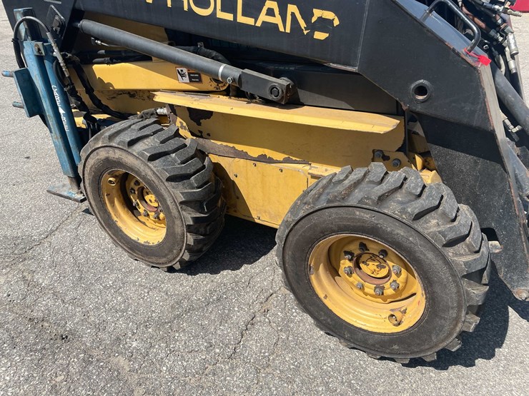 #1512-•-new-holland-skid-steer-(of)-image-20