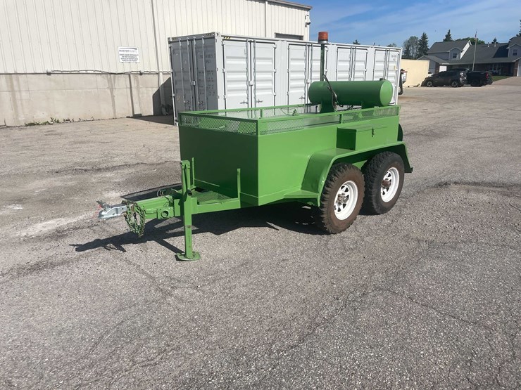 #1504-•-475-gallon-tanker-utility-trailer-(of)-image-1