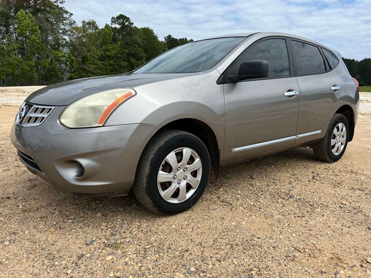 2012-nissan-rogue-image-1