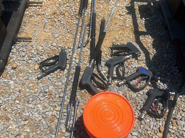assortment-of-handles-&-wands-for-pressure-washer-image-1