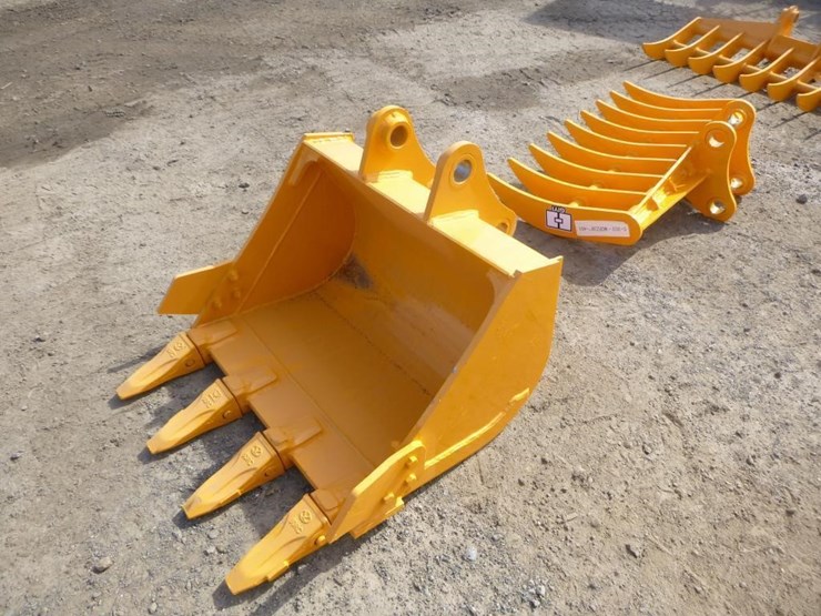 caterpillar-303-image-1