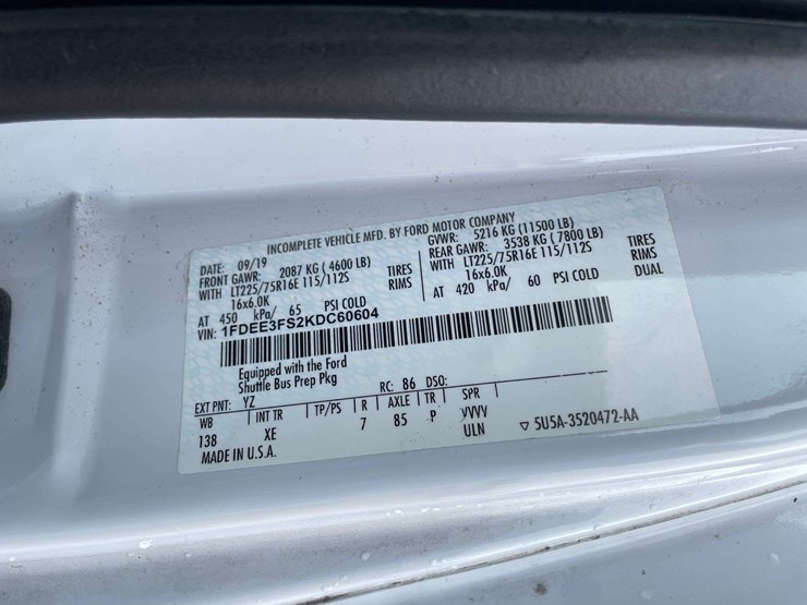 2020-ford-e350-image-29