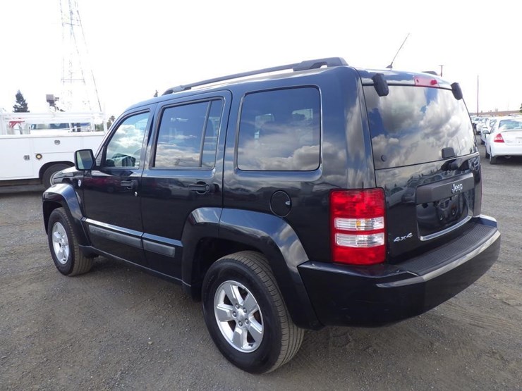 2012-jeep-liberty-image-4