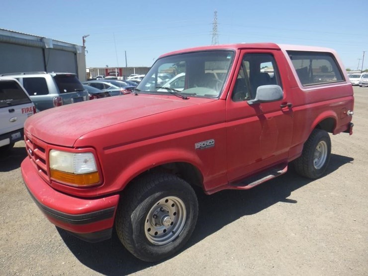 1995-ford-bronco-image-1