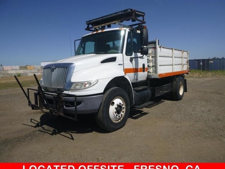 2009-international-durastar-4400-image-1