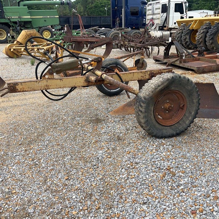 Pull Style Ditching Plow, 5'