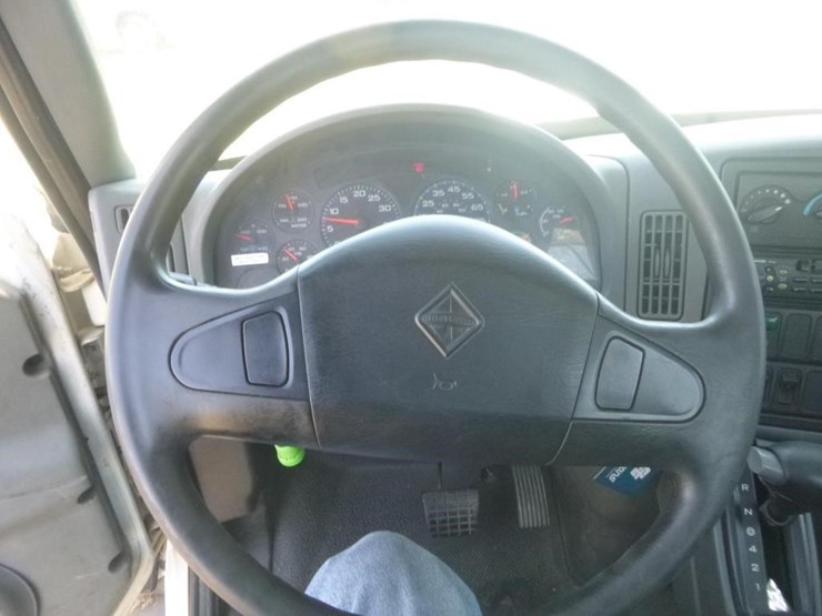 2006-international-durastar-4300-image-11