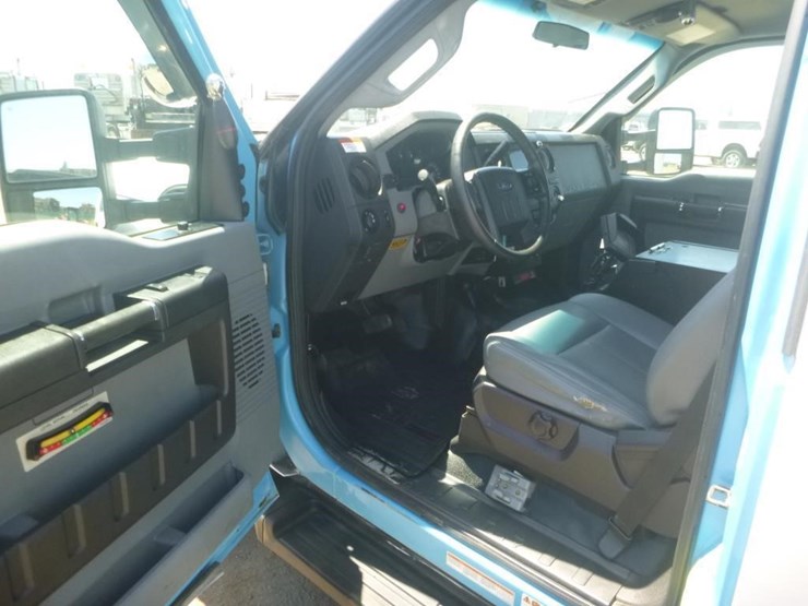 2013-ford-f550-image-17