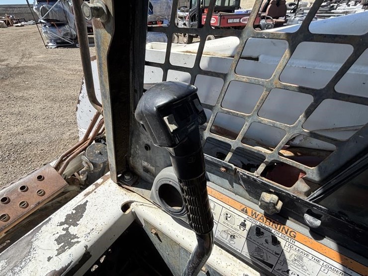 2005-bobcat-t180-image-24