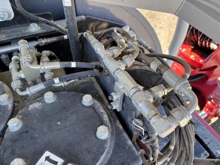 2016-takeuchi-tb240-image-48