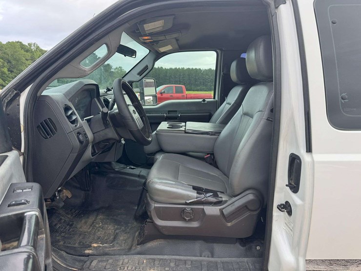 2012-ford-f550-xl-image-10