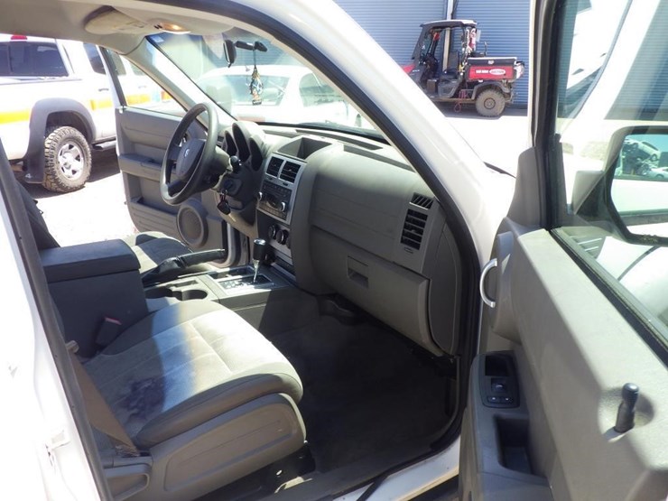 2008-dodge-nitro-image-6