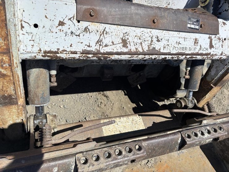 2005-bobcat-t180-image-14