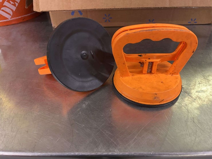 box-of-suction-lifters-image-4