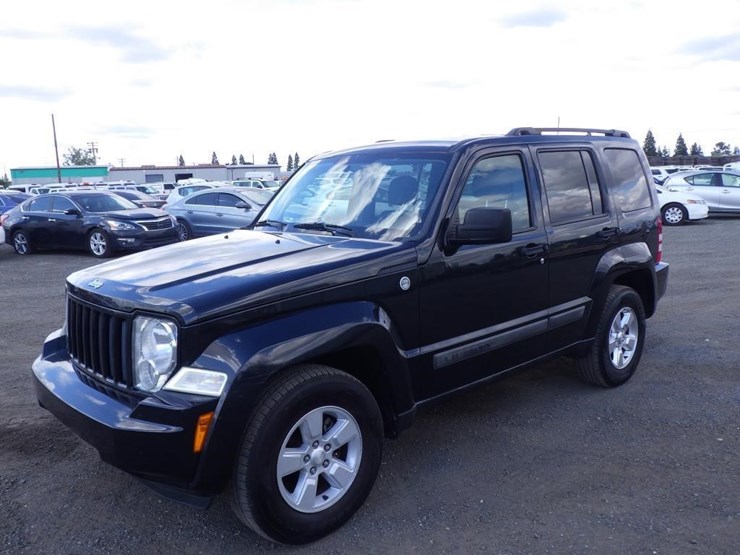 2012-jeep-liberty-image-1