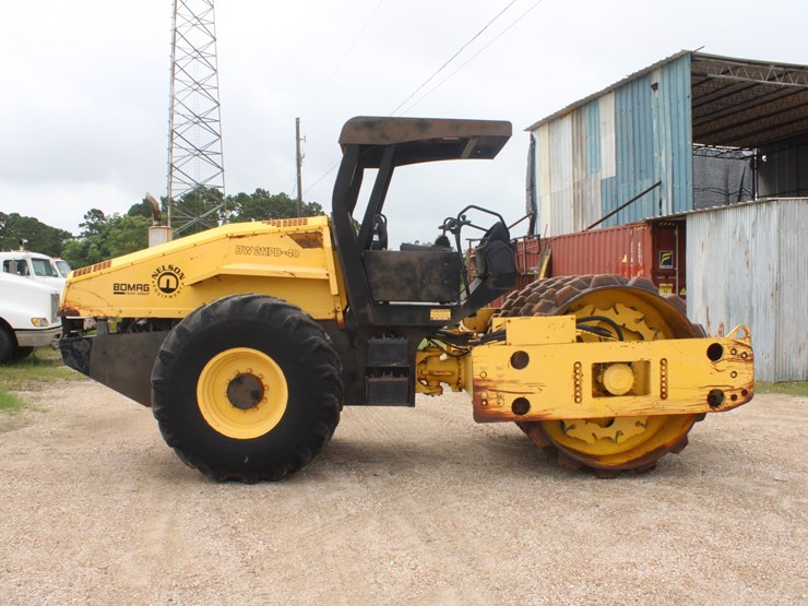 bomag-bw211pd-40-image-1