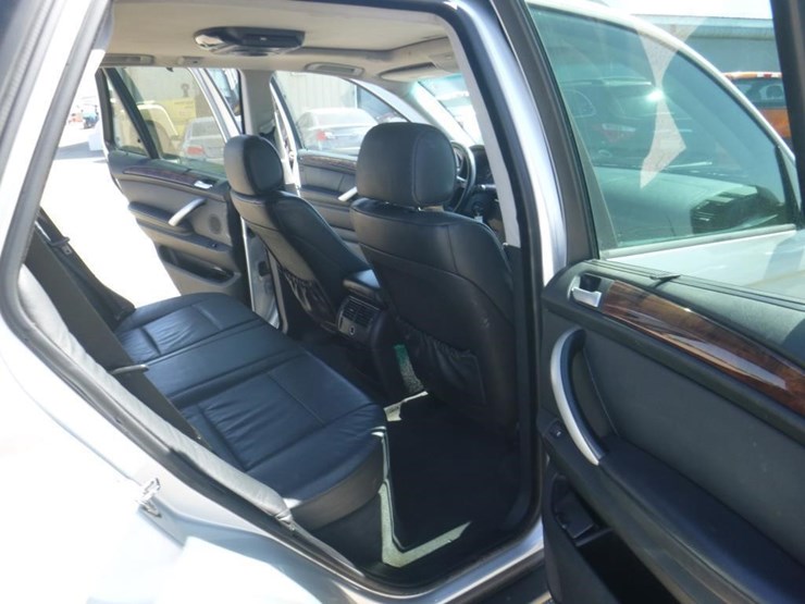 2003-bmw-x5-image-8