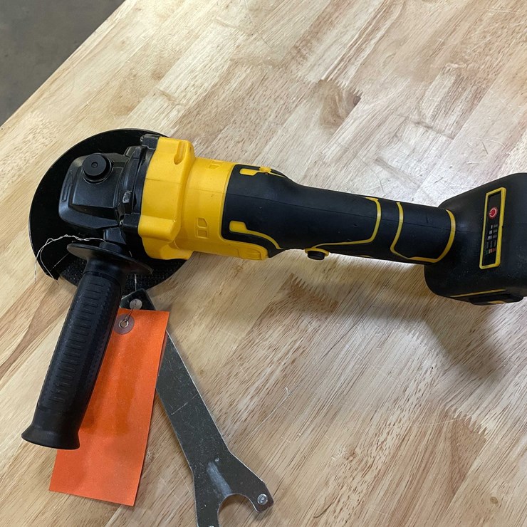 #2699 • DeWalt 20 V Compatible Cut Off Tool (PR12)