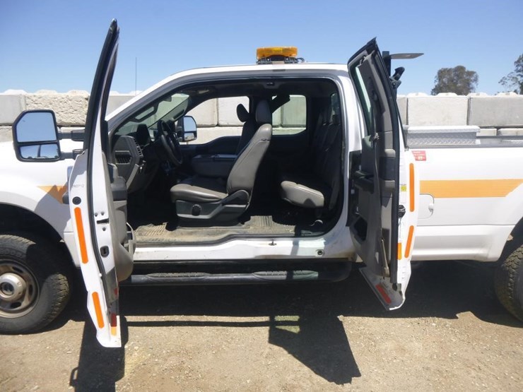 2017-ford-f350-image-7