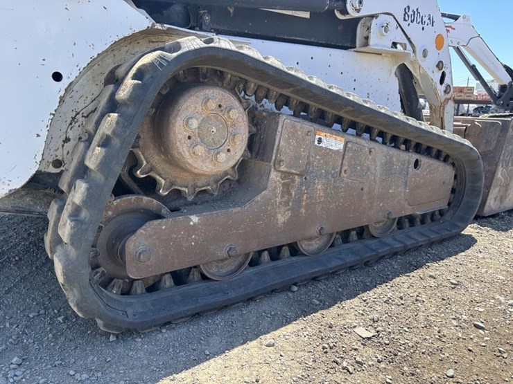 2005-bobcat-t180-image-18